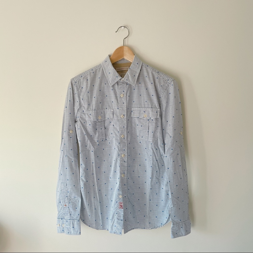 Banana Republic heritage ✨ men’s striped gray button up shirt in size XS!